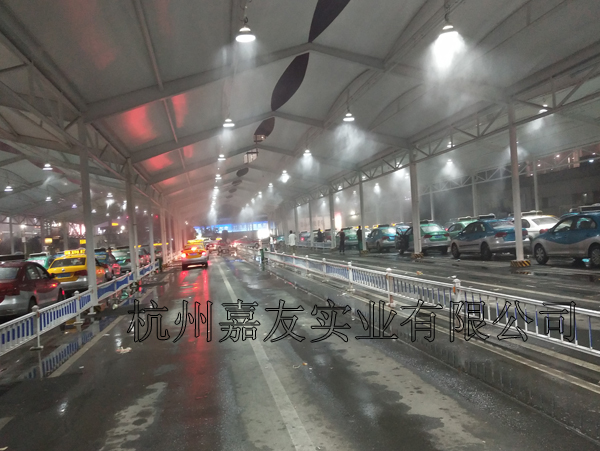 温州火车站出租车候车区喷雾降温案例